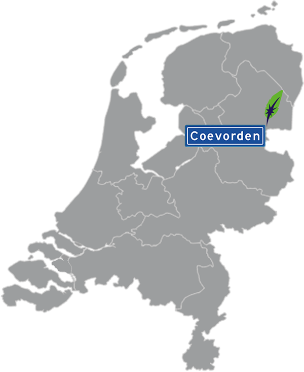 Landkaart Nederland grijs - locatie Dagnall Taleninstituut in Coevorden - aangegeven met blauw plaatsnaambord met witte letters en Dagnall veer - op transparante achtergrond - 600 * 733 pixels
